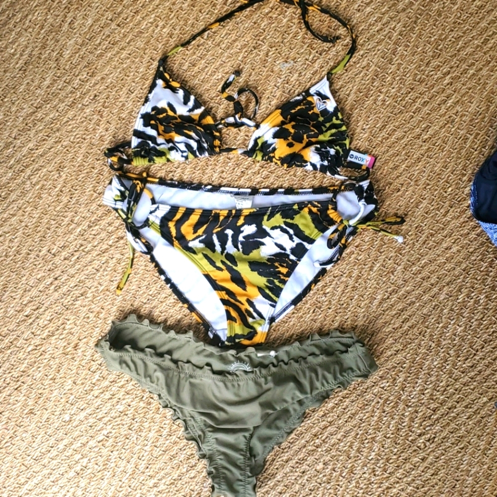 Roxy bikini size Med. Like new